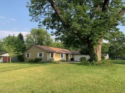 7641 Woodside Dr, Indianapolis, IN 46260