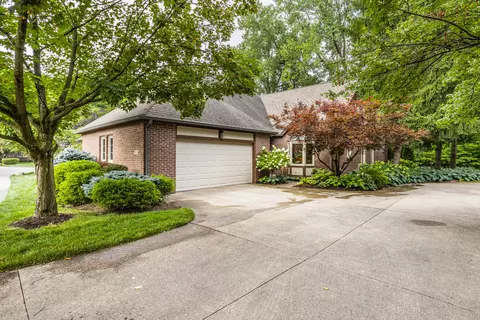 2074 Oldfields Circle North Dr, Indianapolis, IN 46228