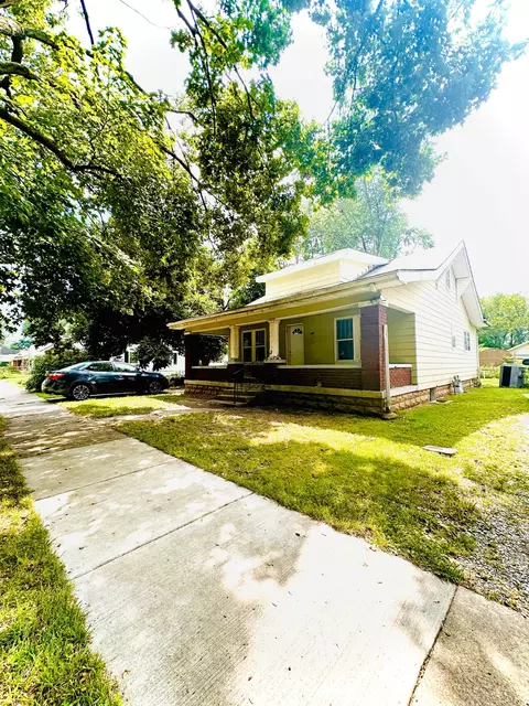 2508 N 14th St, Terre Haute, IN 47804