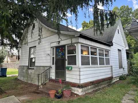 1618 Woodlawn Ave, Terre Haute, IN 47804