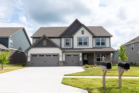 913 Edmonds Pl, Greenwood, IN 46143