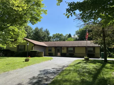 7359 Woodside Dr, Indianapolis, IN 46260