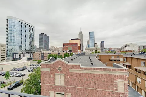 450 E Ohio St #304, Indianapolis, IN 46204