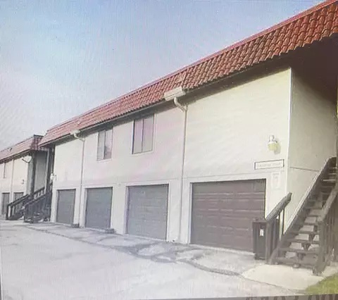 8550 La Corrida Ct, Indianapolis, IN 46227