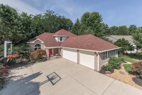 5399 Brookstone Ln, Greenwood, IN 46142