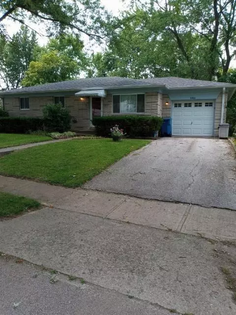 5901 Cloverleaf Dr, Indianapolis, IN 46241