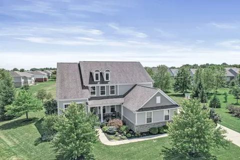 8965 Sandstone Pl, Zionsville, IN 46077