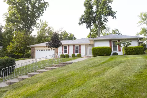 114 Parkridge Dr, Danville, IN 46122