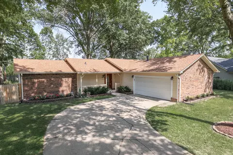933 Beech Dr, Greenwood, IN 46142