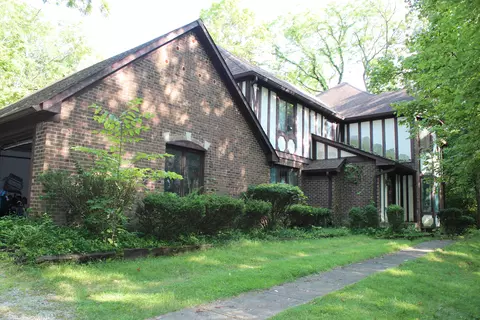 6512 Lake Forest Dr, Avon, IN 46123