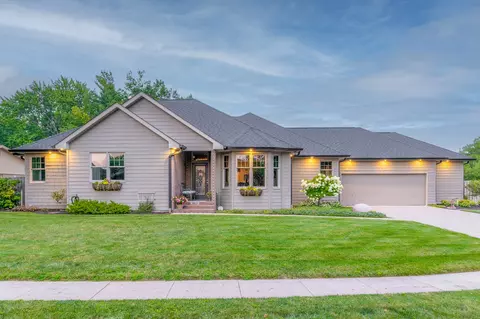 3521 Deerfield Pl, Columbus, IN 47203