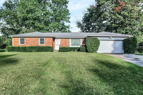 6110 Foxwood Ln, Indianapolis, IN 46228