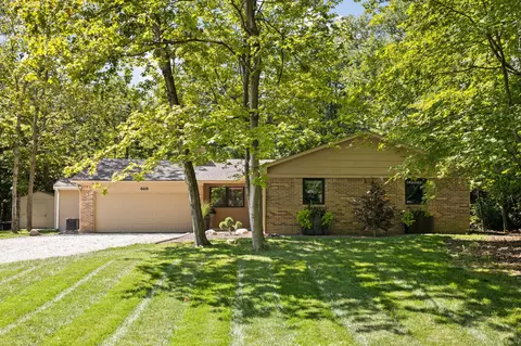 668 E Russell Lake Dr, Zionsville, IN 46077