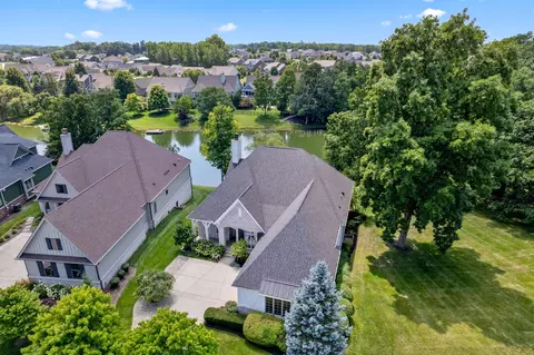 11487 Golden Willow Dr, Zionsville, IN 46077