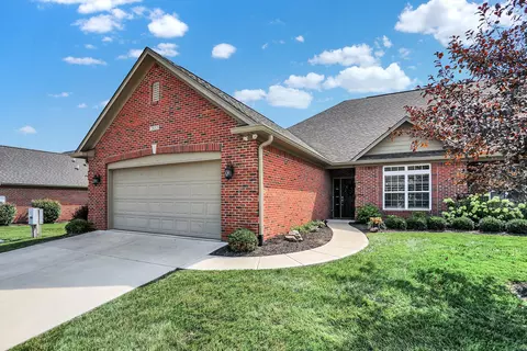 2833 Grandview Ln, Greenwood, IN 46143