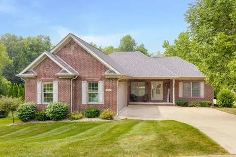 5670 Treeline Dr, Columbus, IN 47201