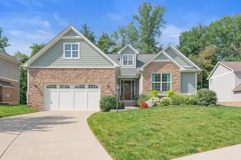 8328 Lunsford Ln, Fishers, IN 46038