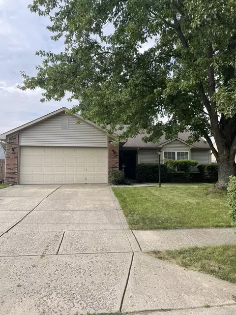 5828 Ashcroft Dr, Indianapolis, IN 46221