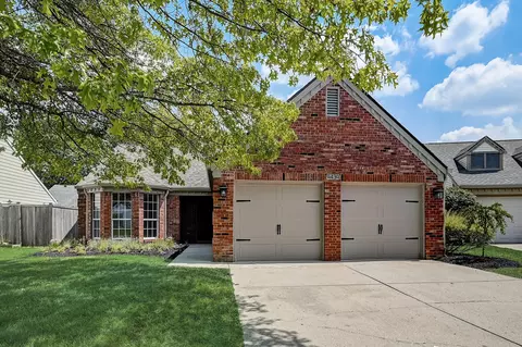 9439 Discovery Dr W, Indianapolis, IN 46250