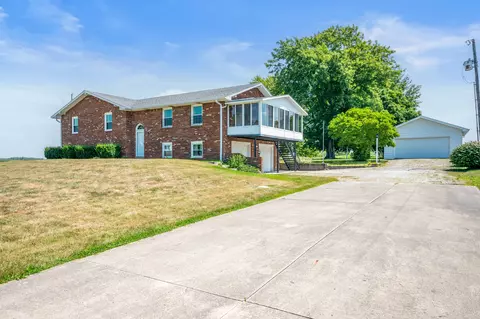 998 N 900 W, Anderson, IN 46011