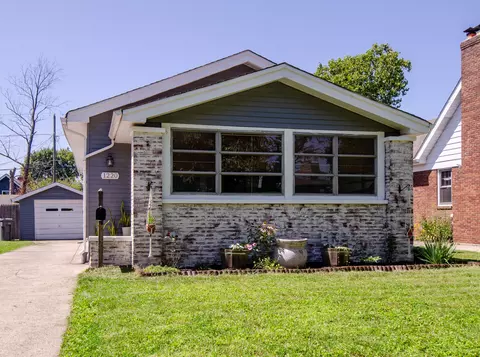 1220 N Bosart Ave, Indianapolis, IN 46201