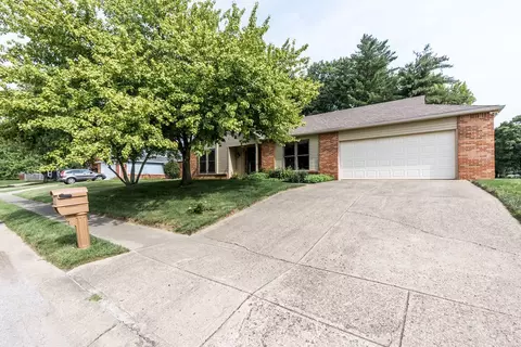 858 Brookside Ln, Plainfield, IN 46168 photo 2