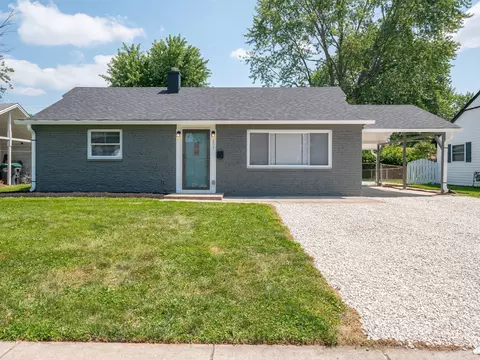 609 Carol Dr, Greenwood, IN 46143