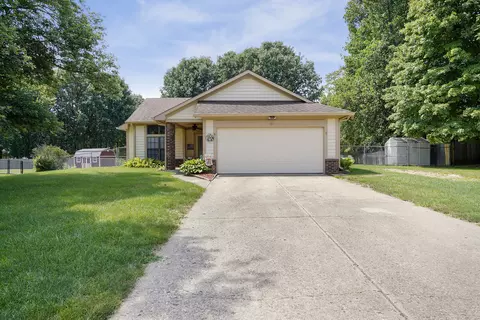 526 San Ricardo Dr, Greenwood, IN 46142