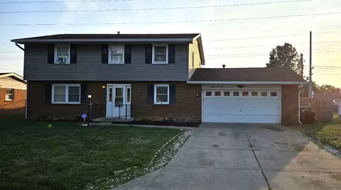 2710 Flintwood Dr, Columbus, IN 47203