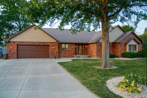 1014 St Paul St, Shelbyville, IN 46176