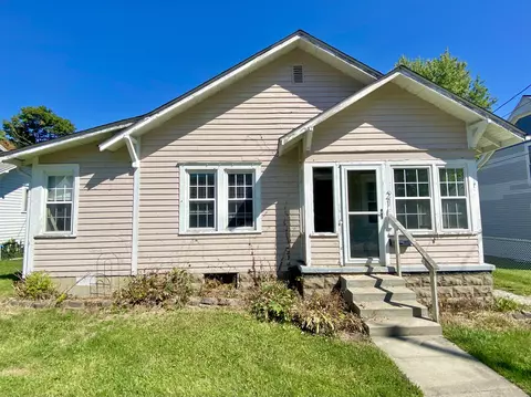 21 Beveridge St, Greencastle, IN 46135