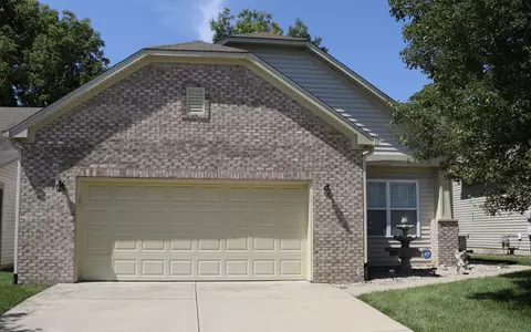 6879 Harbour Woods Overlook, Noblesville, IN 46062