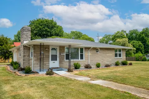 704 Jackson St, Hope, IN 47246