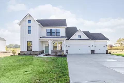 1561 S Silver Shadow Cir, Greenfield, IN 46140