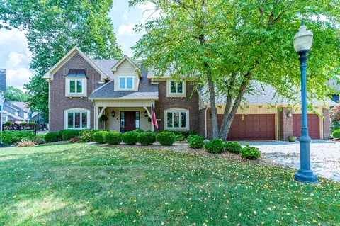 8433 Twin Pointe Cir, Indianapolis, IN 46236