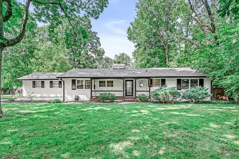 9105 Sherwood Ln, Indianapolis, IN 46240