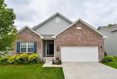 8784 Benjamin Ln, Avon, IN 46123