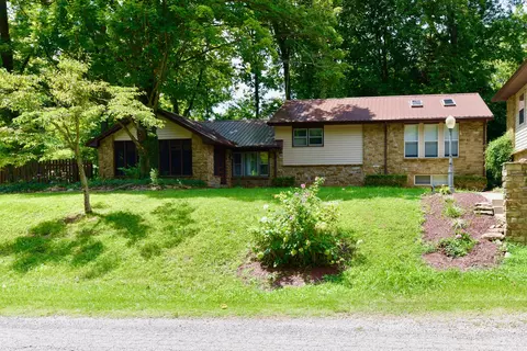 13745 S Trueblood Pl, Terre Haute, IN 47802