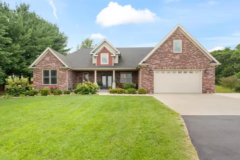 891 Buena Vista Dr, Brownstown, IN 47220