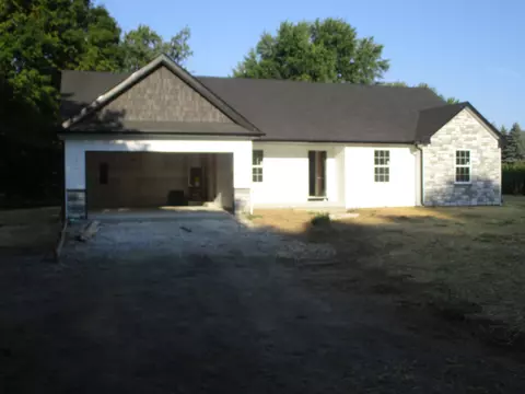 2106 Traction Rd, Crawfordsville, IN 47933