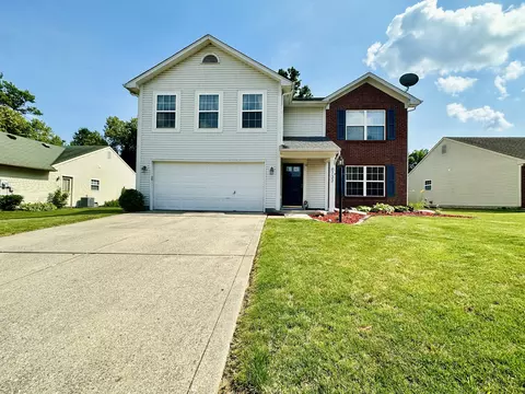 6733 Blackthorn Dr, Indianapolis, IN 46221