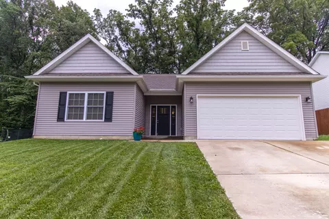 1257 W Countryside Ln, Bloomington, IN 47403