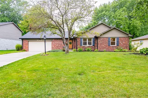 555 S Harbour Dr, Noblesville, IN 46062