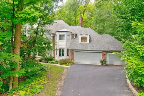 810 Sugarbush Rdg, Zionsville, IN 46077