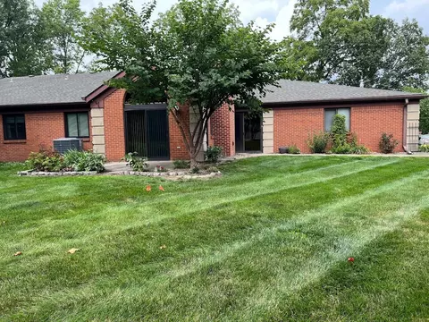 9304 Golden Oaks Dr E, Indianapolis, IN 46260