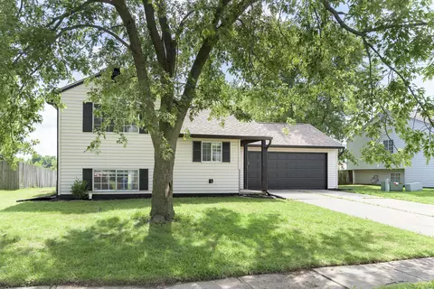 100 Meadow Creek Blvd, Whiteland, IN 46184