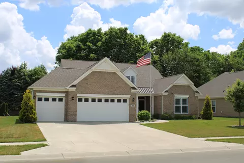 515 Westberry Ln, Greenwood, IN 46142