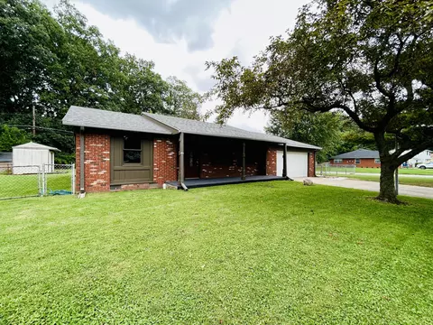 915 Aberdeen Dr, Indianapolis, IN 46241