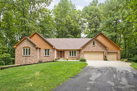 201 S Clear Creek Dr, Martinsville, IN 46151