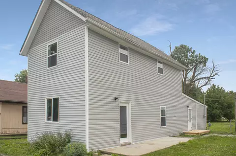 2215 S E St, Elwood, IN 46036